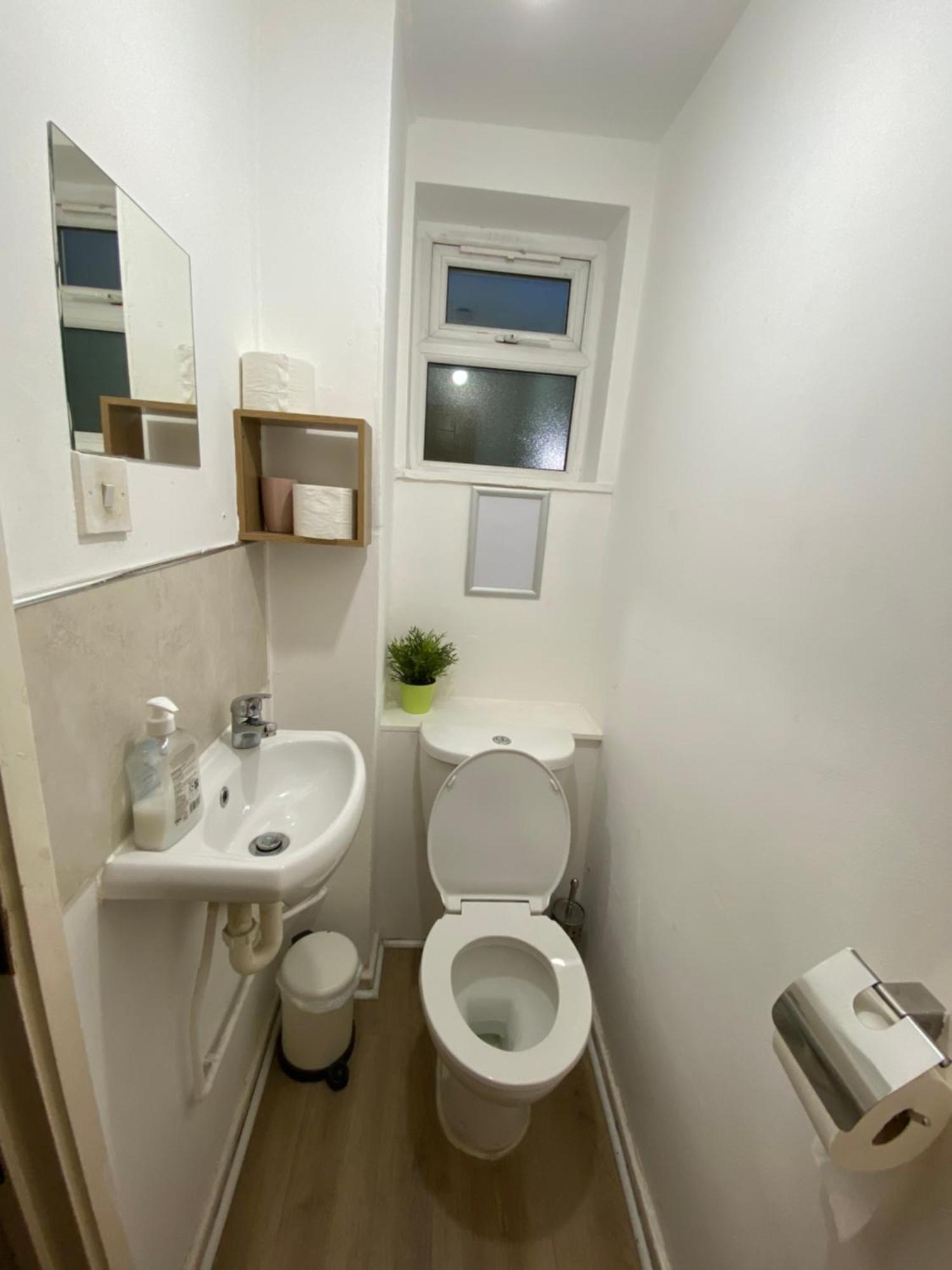 Fabulous Private Bedrooms Near Euston Station, Central Лондон Екстериор снимка