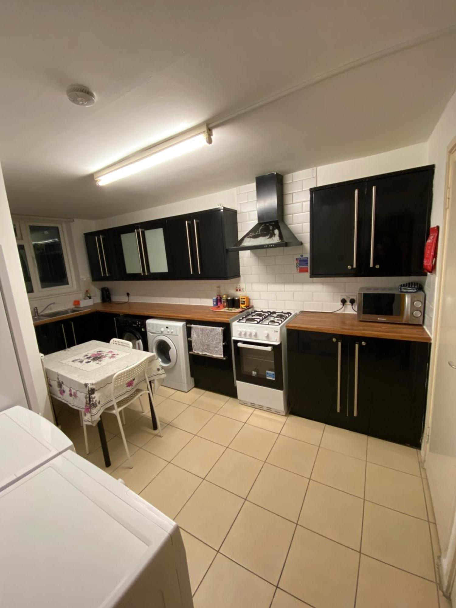 Fabulous Private Bedrooms Near Euston Station, Central Лондон Екстериор снимка