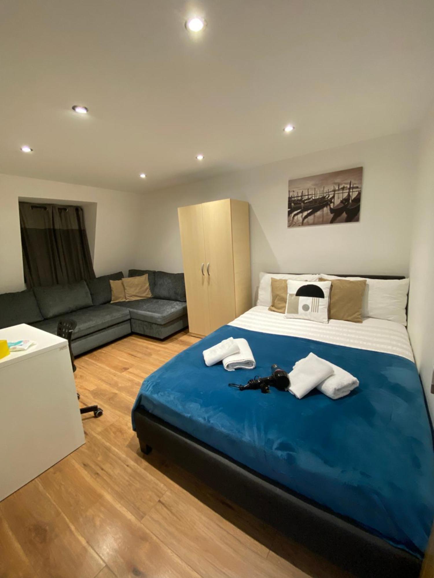 Fabulous Private Bedrooms Near Euston Station, Central Лондон Екстериор снимка