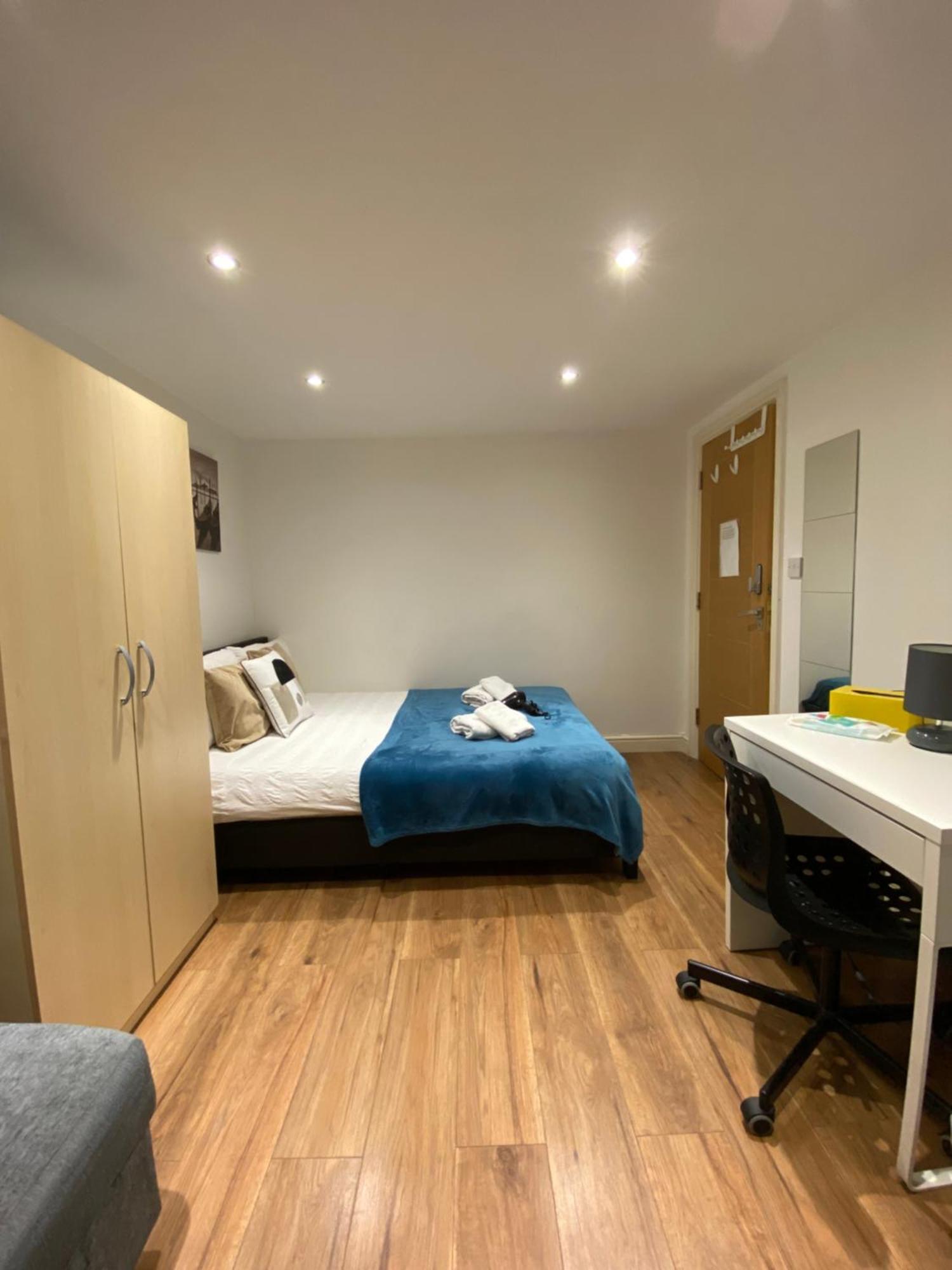 Fabulous Private Bedrooms Near Euston Station, Central Лондон Екстериор снимка