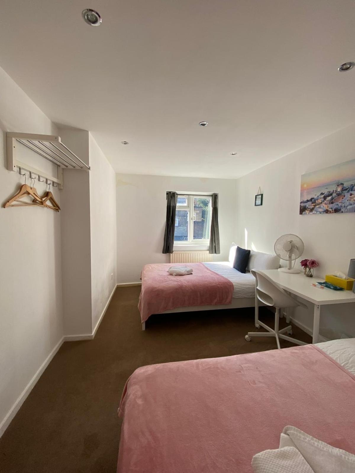 Fabulous Private Bedrooms Near Euston Station, Central Лондон Екстериор снимка