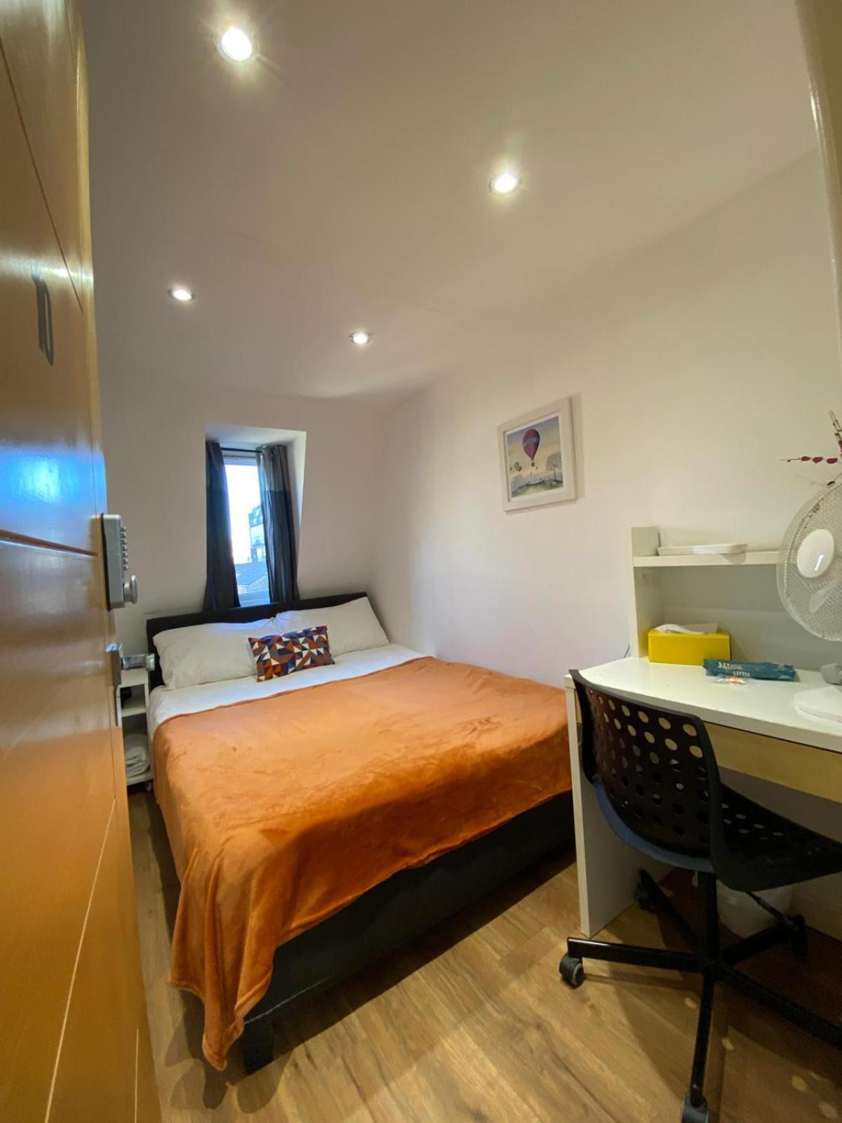 Fabulous Private Bedrooms Near Euston Station, Central Лондон Екстериор снимка