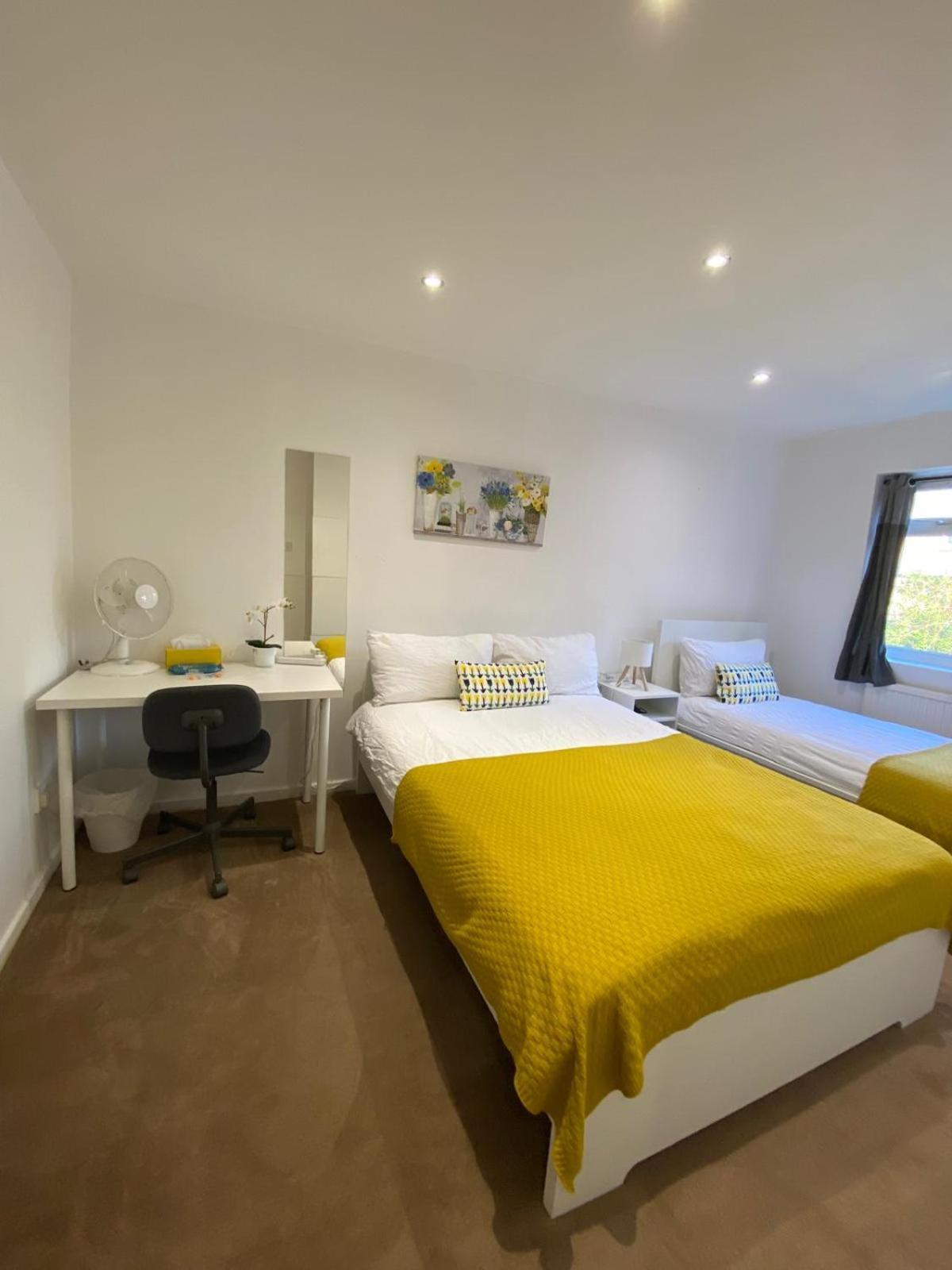 Fabulous Private Bedrooms Near Euston Station, Central Лондон Екстериор снимка