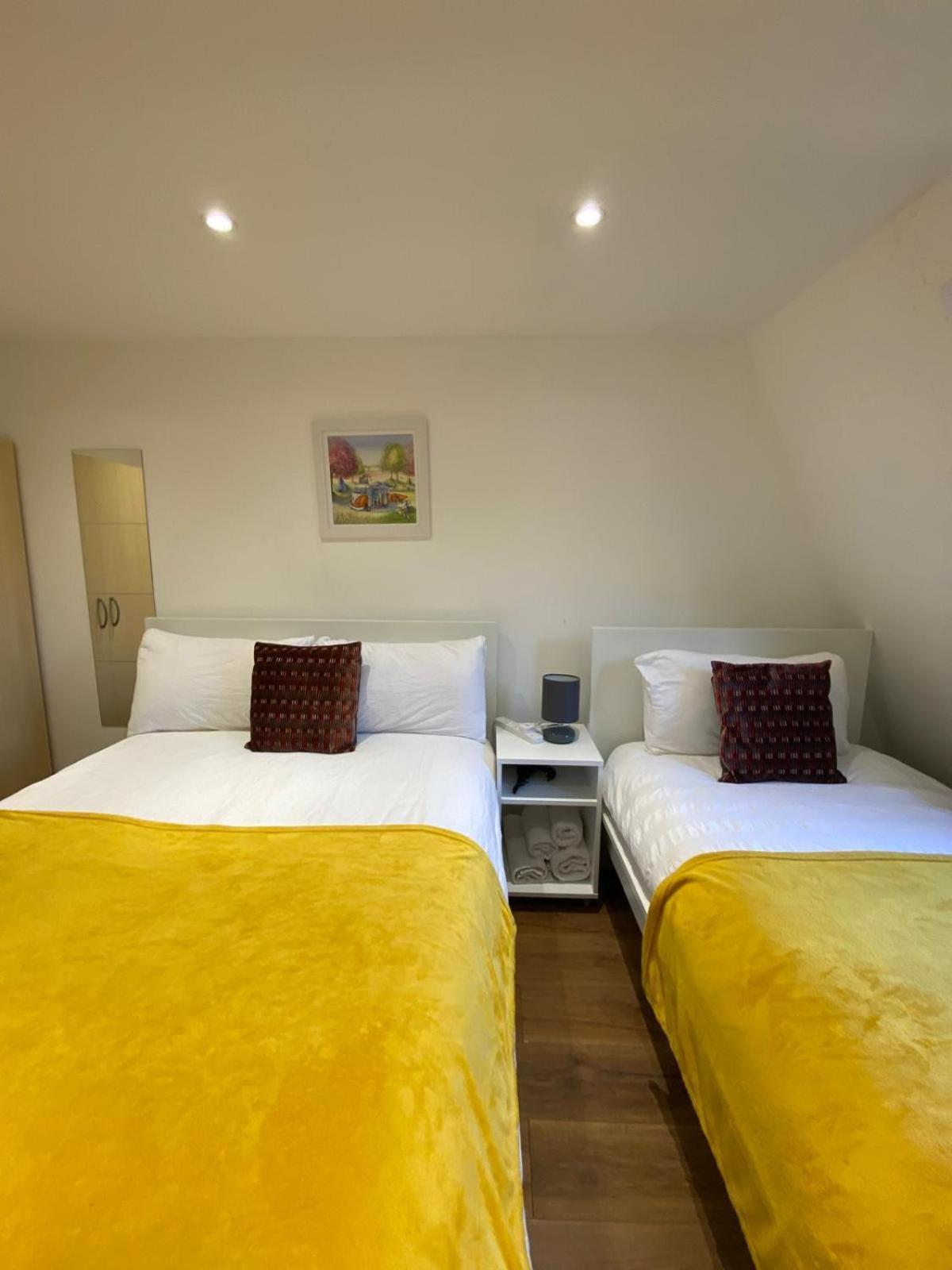 Fabulous Private Bedrooms Near Euston Station, Central Лондон Екстериор снимка