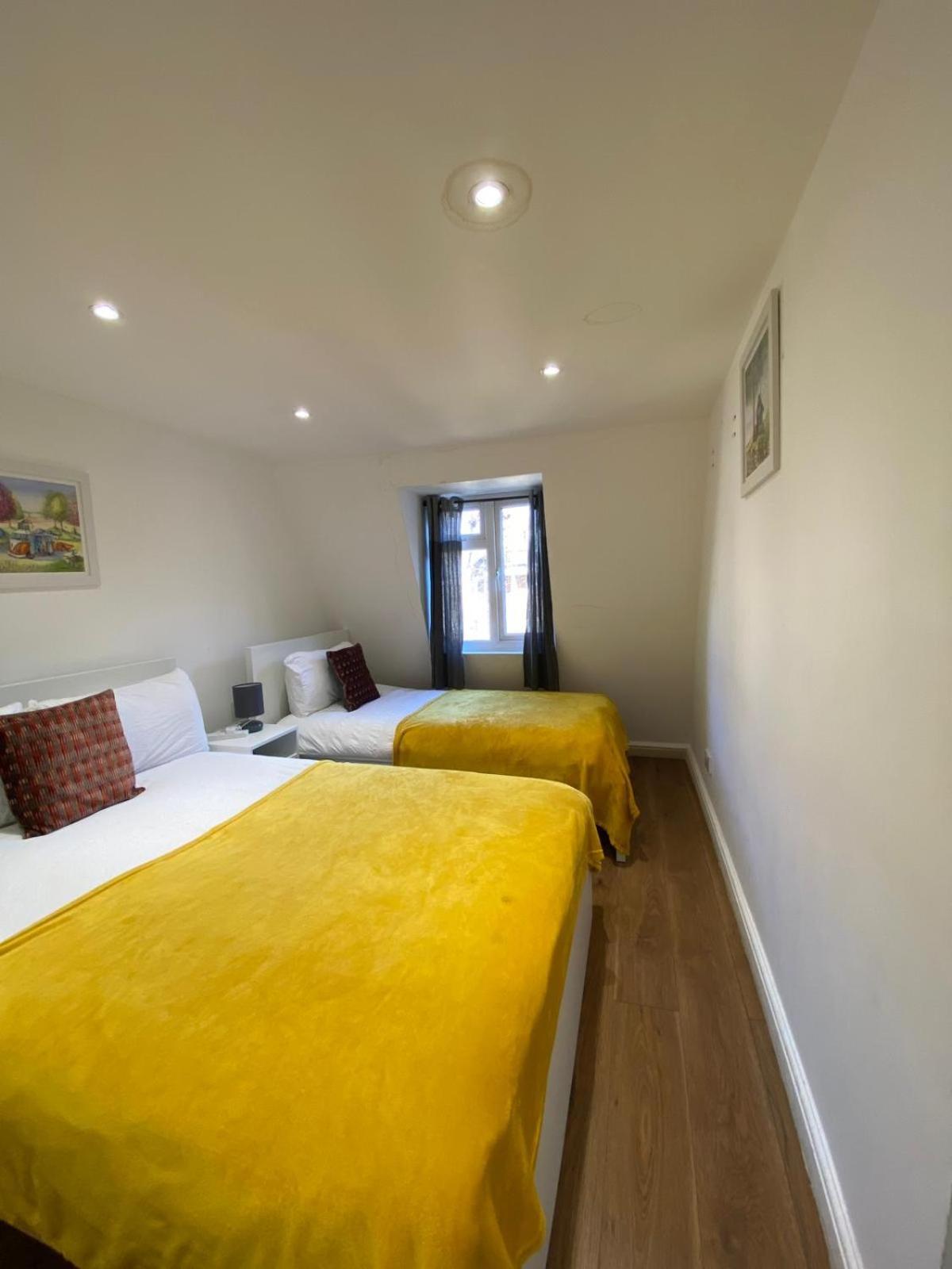 Fabulous Private Bedrooms Near Euston Station, Central Лондон Екстериор снимка